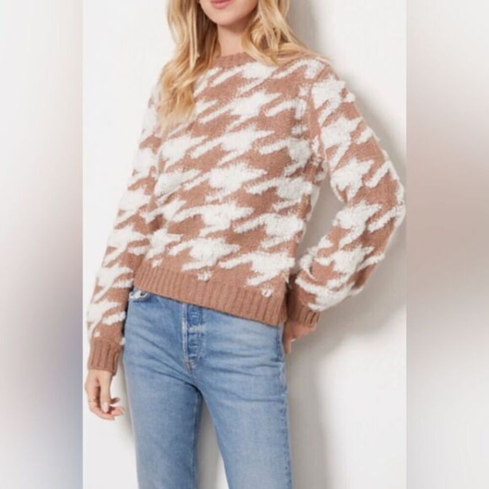 NWT Line & Dot Women’s Brown/White Houndstooth Plush  Crew Neck Sweater - Size M